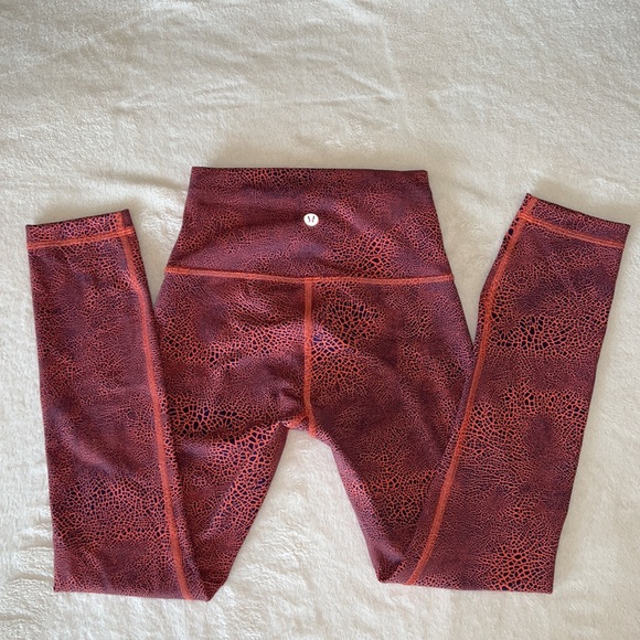 Lululemon new withdrawal TAG - Picture 3 of 5